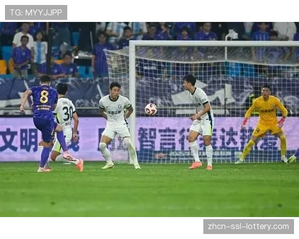 外援前锋伤愈回归合练,将增强武汉三镇反击终结点选择 外援前锋伤愈回归合练,将增强武汉三镇反击终结点选择